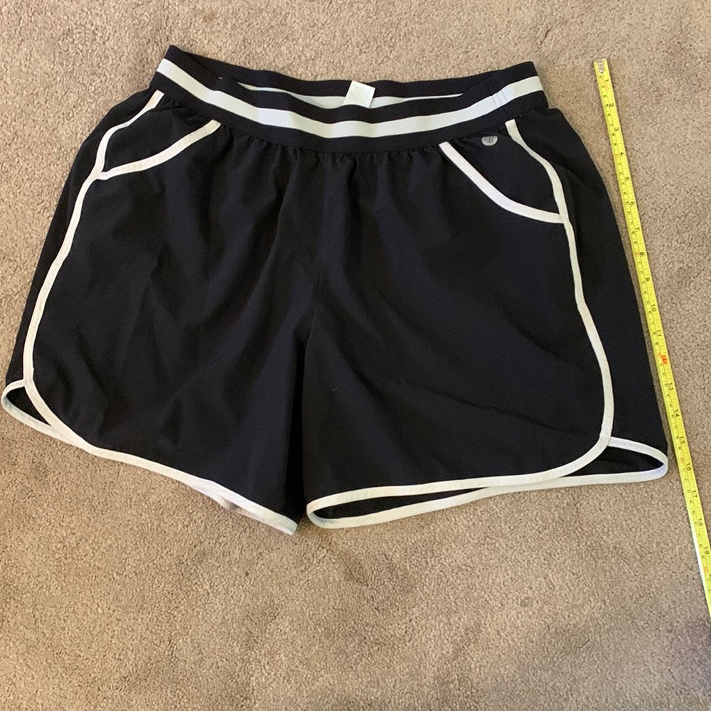Women’s athletic work out shorts - Livi Active - size 14/16